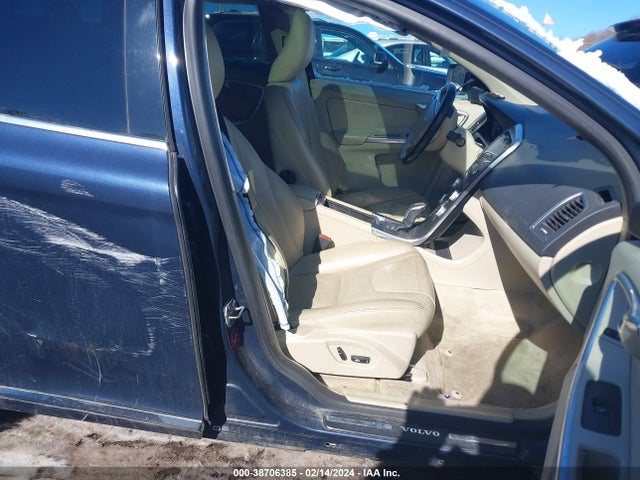 YV4612RK7F2628672 Volvo Xc60 T5/t5 Premier