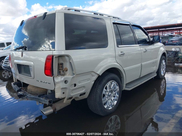 2005 LINCOLN NAVIGATOR VIN: 5LMFU27525LJ19226