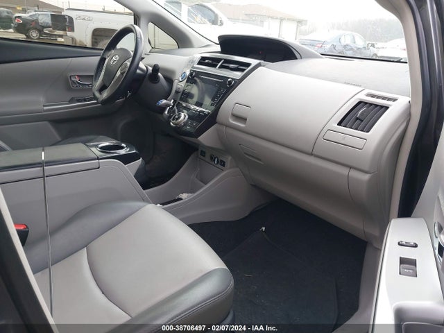 Toyota Prius V Four 2015 JTDZN3EU0FJ036604 Image 5