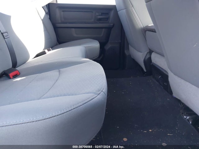 RAM 1500 Classic Express  4x2 5'7 Box 2019 1C6RR6KG5KS571492 Image 8