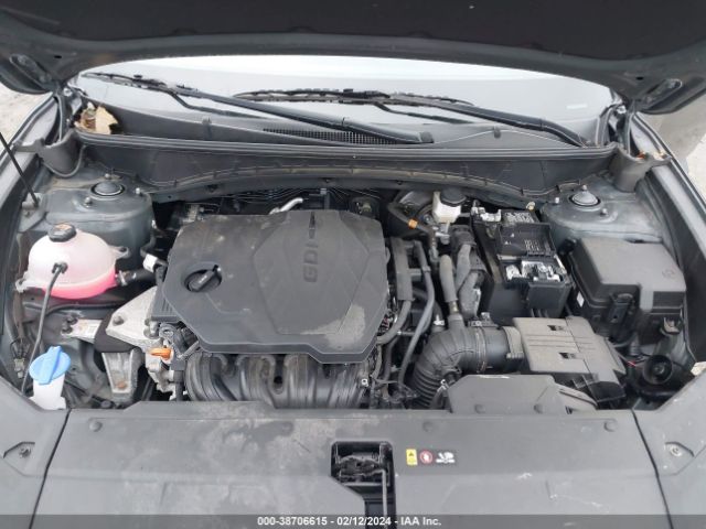 5NMJACAEXNH025542 Hyundai TUCSON SE
