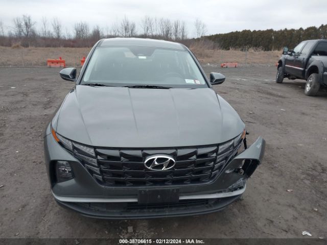 5NMJACAEXNH025542 Hyundai TUCSON SE