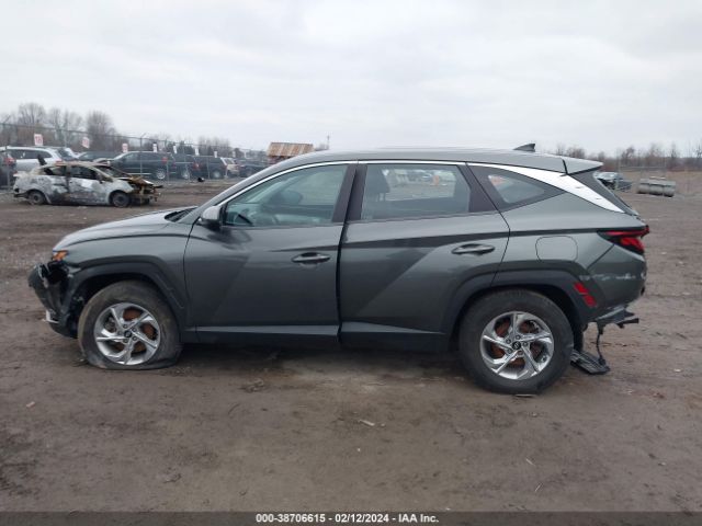 5NMJACAEXNH025542 Hyundai TUCSON SE