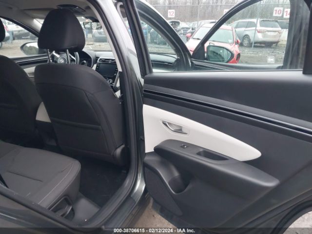 5NMJACAEXNH025542 Hyundai TUCSON SE