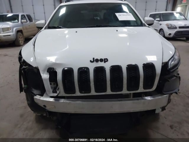 1C4PJMCB8JD509411 Jeep Cherokee Latitude 4x4