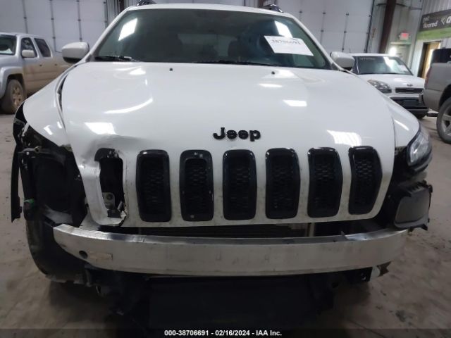 1C4PJMCB8JD509411 Jeep Cherokee Latitude 4x4