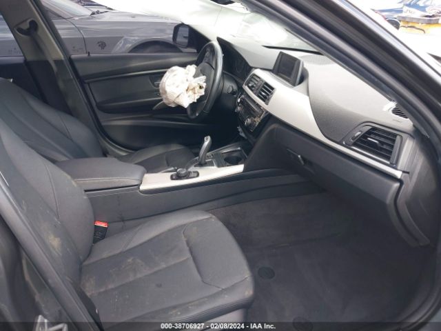 WBA8E1G32HNU17951 BMW 320i