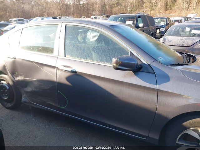 Honda ACCORD LX 2017 1HGCR2F32HA304759 Image 13