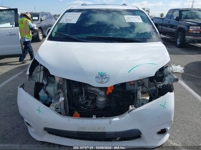 2013 TOYOTA SIENNA SE 8 PASSENGER VIN: 5TDXK3DCXDS385259