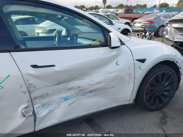 7SAYGDEF1NF324668 Tesla Model Y Performance Dual Motor All-wheel Drive