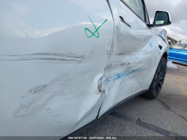 2022 TESLA MODEL Y 7SAYGDEF1NF324668 Photo 5