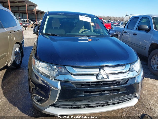 JA4AD3A35GZ018786 Mitsubishi Outlander Se