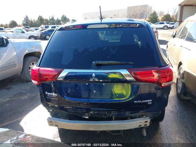JA4AD3A35GZ018786 Mitsubishi Outlander Se