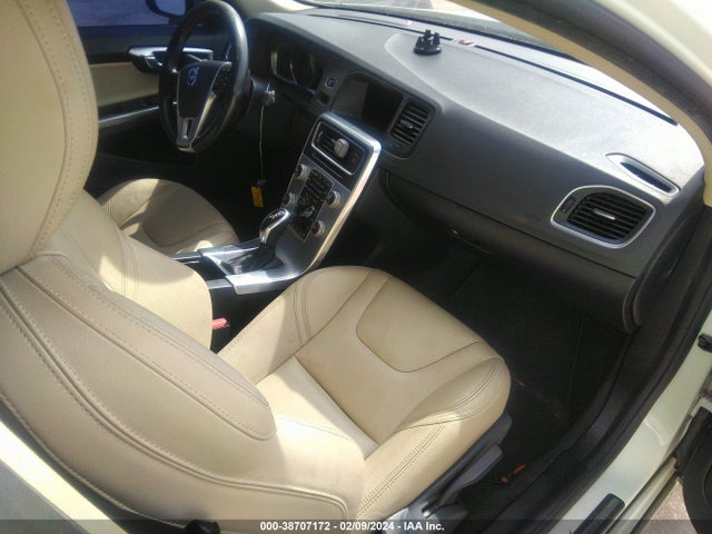 Volvo S60 T5 Dynamic 2017 YV126MFLXH2434257 Image 5