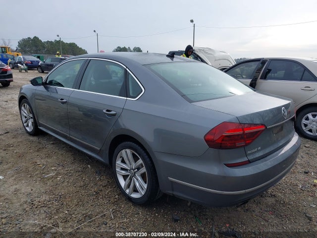 1VWGT7A37HC002293 Volkswagen Passat 1.8t Se
