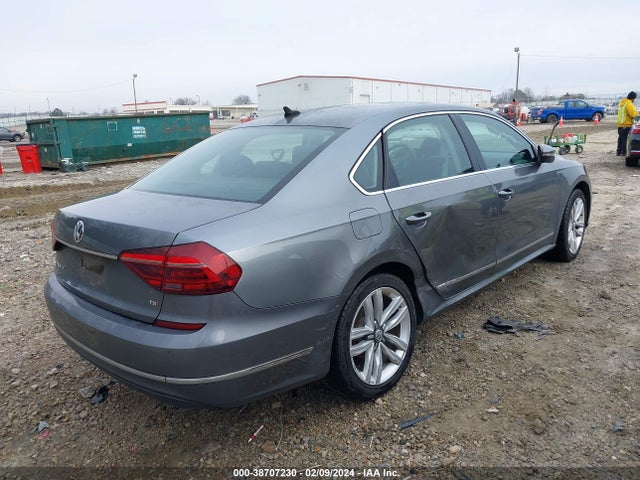 1VWGT7A37HC002293 Volkswagen Passat 1.8t Se