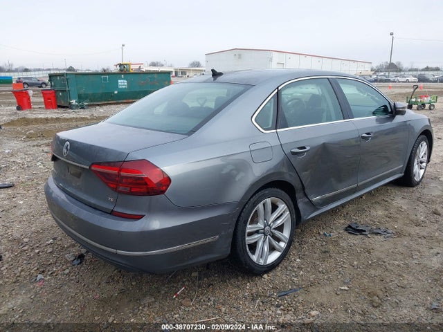 1VWGT7A37HC002293 Volkswagen Passat 1.8t Se
