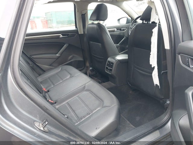 1VWGT7A37HC002293 Volkswagen Passat 1.8t Se