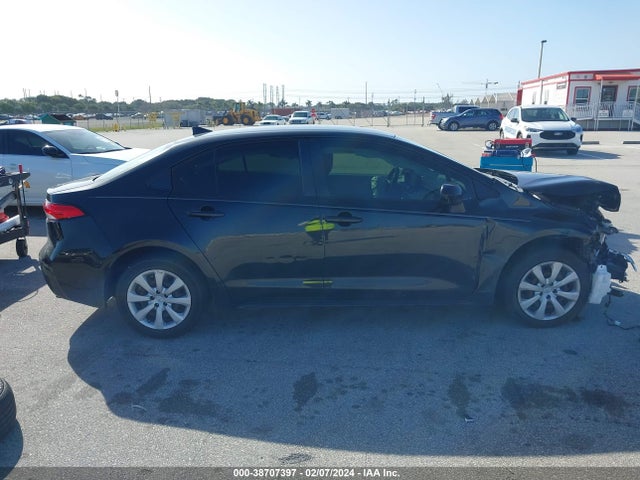 Toyota COROLLA LE 2022 JTDEPMAE9NJ193656 Image 13