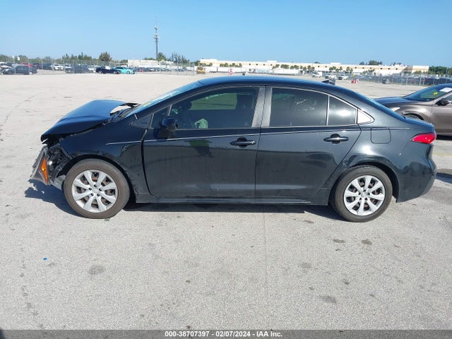 Toyota COROLLA LE 2022 JTDEPMAE9NJ193656 Image 14