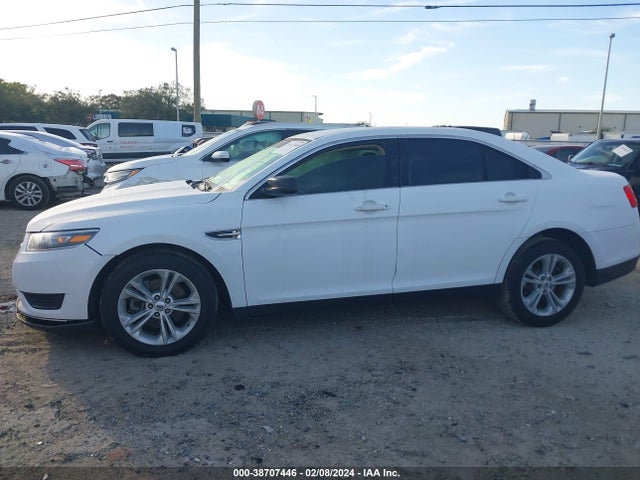 Ford TAURUS SE 2018 1FAHP2D89JG134322 Image 14