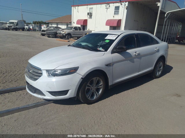 Ford TAURUS SE 2018 1FAHP2D89JG134322 Image 2