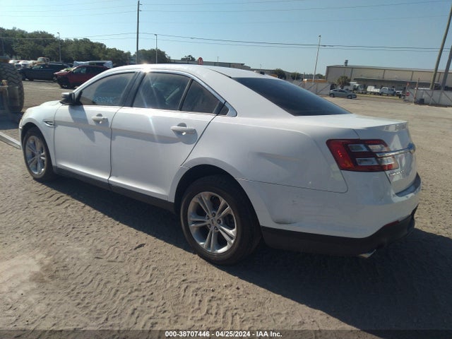 Ford TAURUS SE 2018 1FAHP2D89JG134322 Image 3