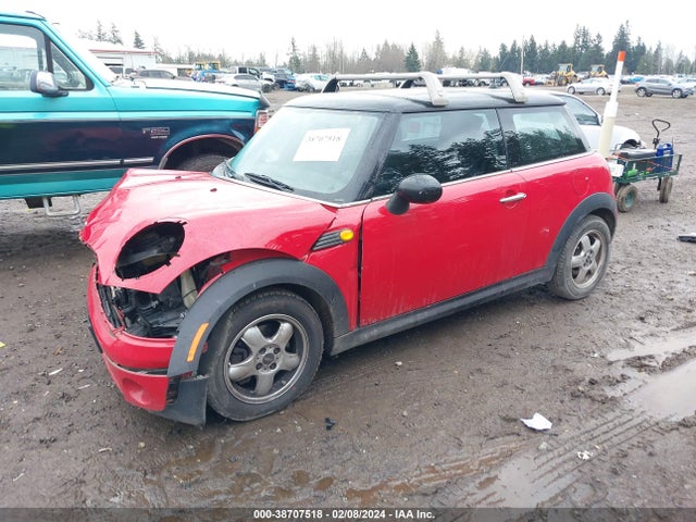 2008 MINI COOPER WMWMF33528TU63872 Photo 1