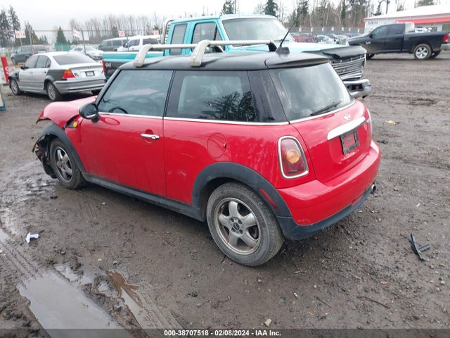 2008 MINI COOPER WMWMF33528TU63872 Photo 2