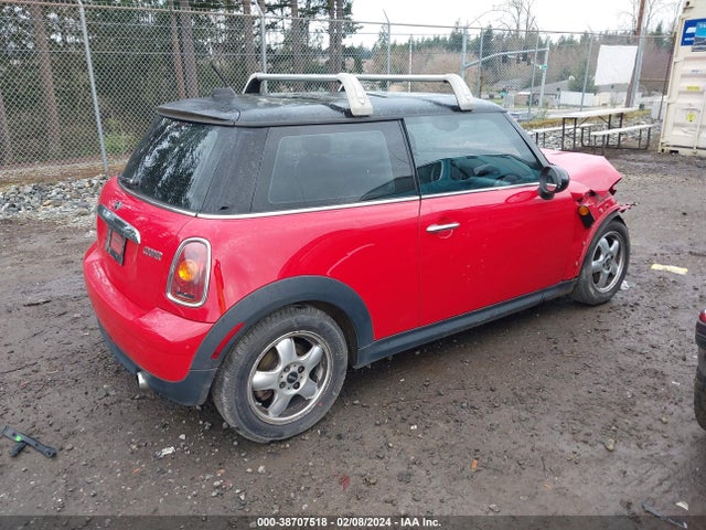 2008 MINI COOPER WMWMF33528TU63872 Photo 3