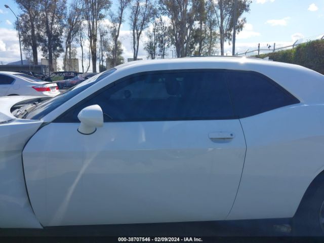2C3CDZAGXJH258187 Dodge Challenger Sxt Plus