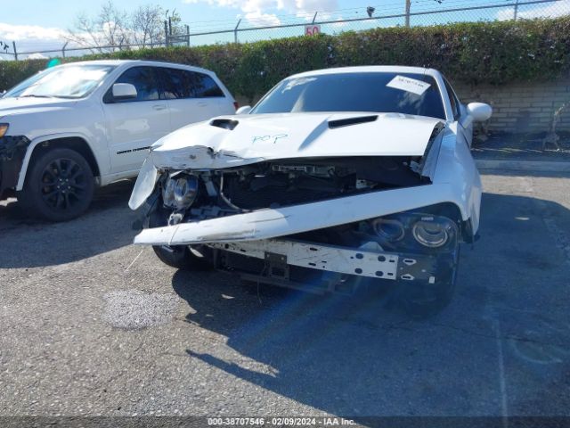 2C3CDZAGXJH258187 Dodge Challenger Sxt Plus