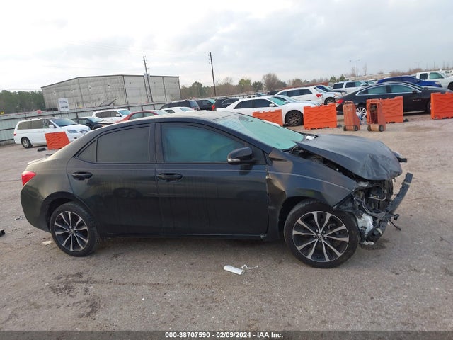 Toyota COROLLA SE 2018 5YFBURHE7JP803333 Image 13