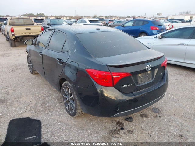Toyota COROLLA SE 2018 5YFBURHE7JP803333 Image 3