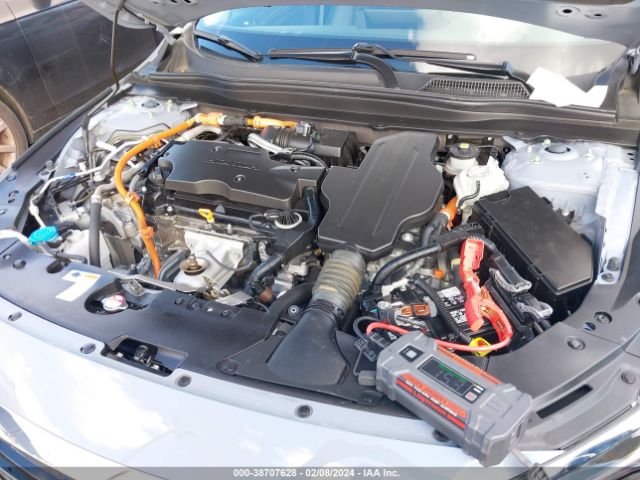 1HGCV3F99NA010261 Honda Accord Hybrid Touring