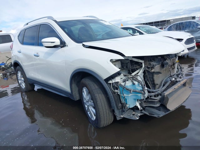 2018 NISSAN ROGUE SV VIN: KNMAT2MV0JP514226