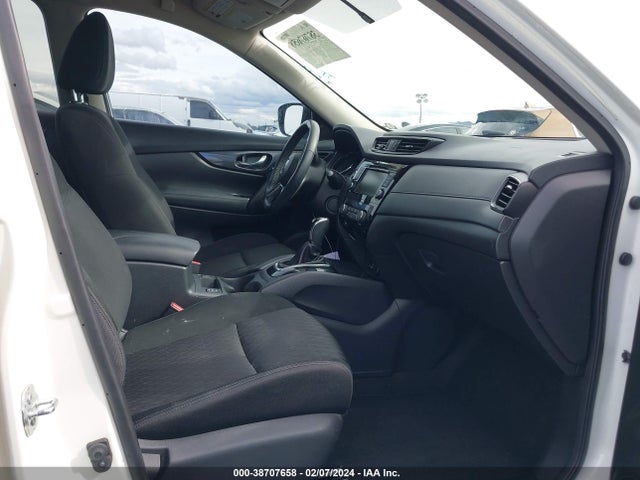 2018 NISSAN ROGUE SV VIN: KNMAT2MV0JP514226