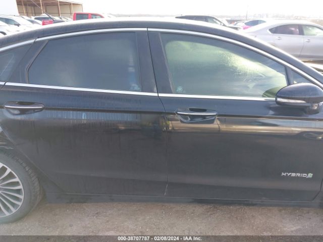 3FA6P0RUXHR119946 Ford Fusion Hybrid Titanium