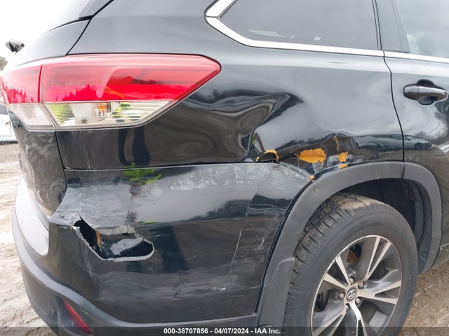 Toyota Highlander Le 2017 5TDBZRFH2HS412543 Image 18