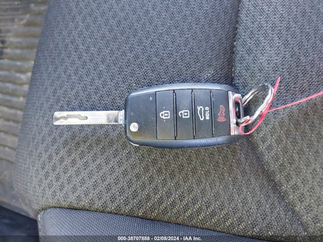 KIA Optima Lx 2016 5XXGT4L33GG077540 Image 11