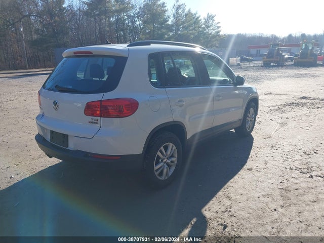 WVGBV7AX4GW028725 Volkswagen TIGUAN S