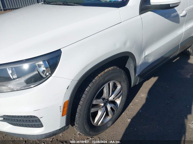 WVGBV7AX4GW028725 Volkswagen TIGUAN S