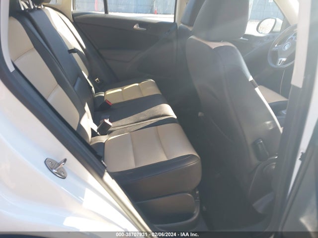 WVGBV7AX4GW028725 Volkswagen TIGUAN S