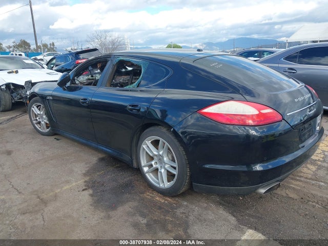 2011 PORSCHE PANAMERA WP0AA2A75BL019847 Photo 2