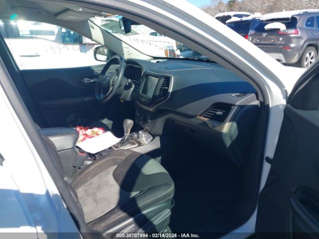 1C4PJMCB3EW309627 Jeep Cherokee Latitude
