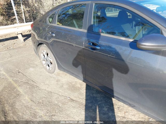 3KPF24AD2ME292213 KIA Forte Lxs