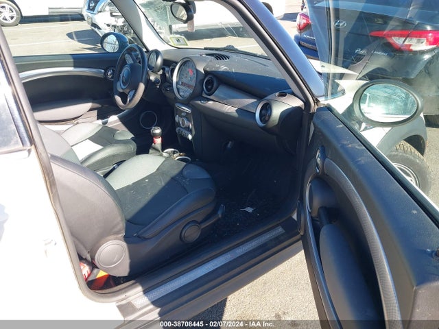 2007 MINI COOPER S WMWMF73547TT84225 Photo 4