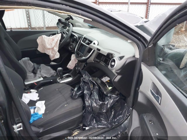 Chevrolet Sonic Lt Auto 2017 1G1JD5SH2H4108058 Image 5