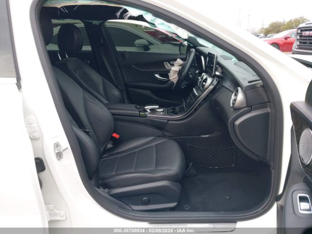 55SWF4JB7FU091678 Mercedes-Benz C 300 Luxury/sport