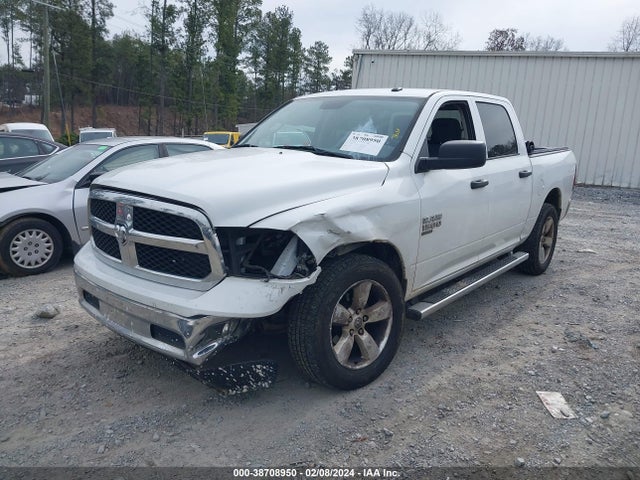 3C6RR7KG6LG134499 RAM 1500 Classic Tradesman  4x4 5'7 Box